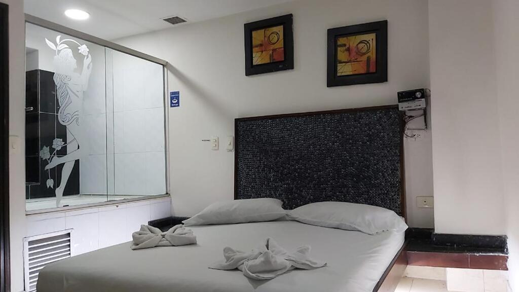 Hotel Marat 麦德林 外观 照片