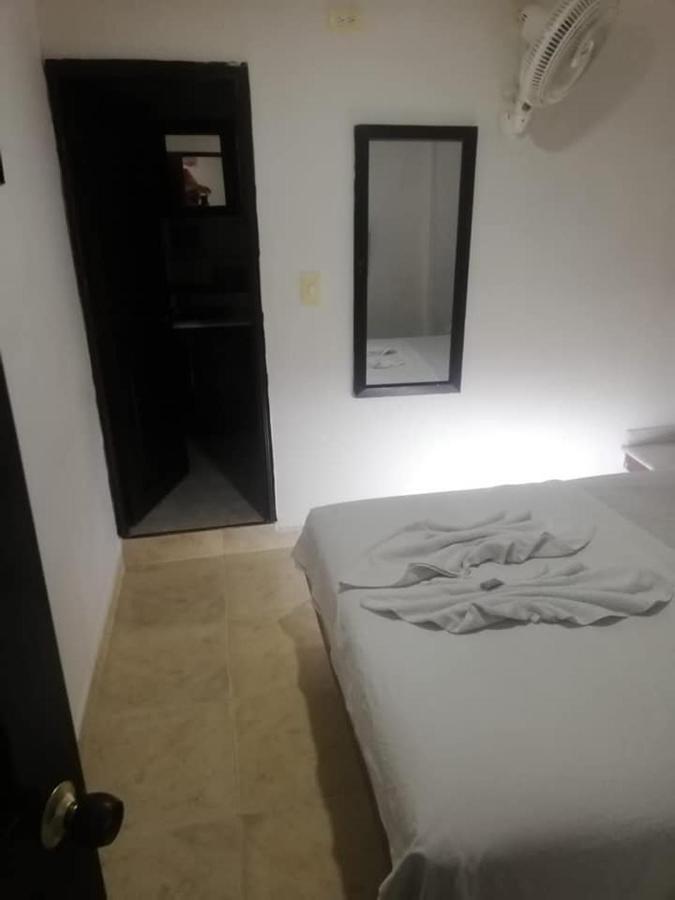 Hotel Marat 麦德林 外观 照片