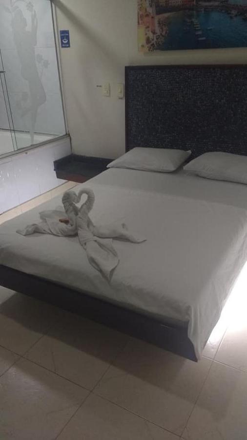 Hotel Marat 麦德林 外观 照片