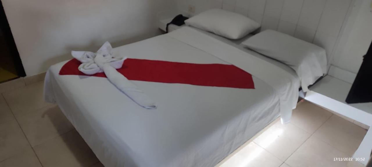 Hotel Marat 麦德林 外观 照片
